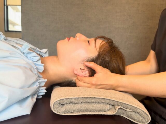 休んだはずなのにすっきりしないのはなぜ？首肩の力みと呼吸の関係